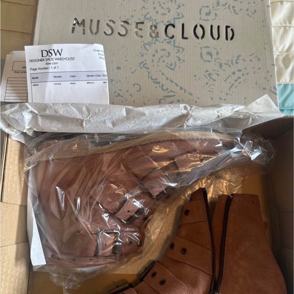 Musse & Cloud Tan Ankle Boots